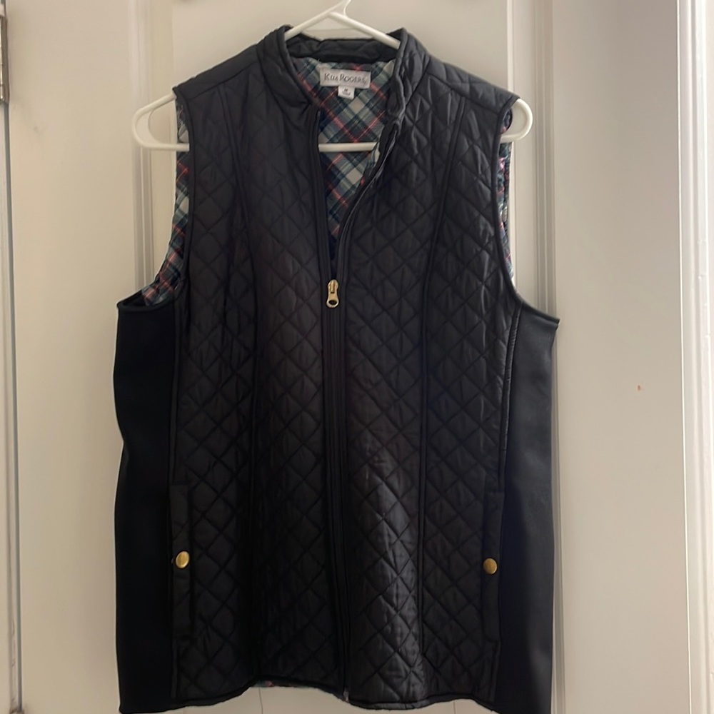 Women’s EUC black vest